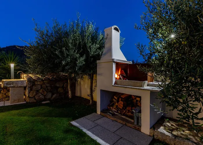 Villa Lory Castiadas